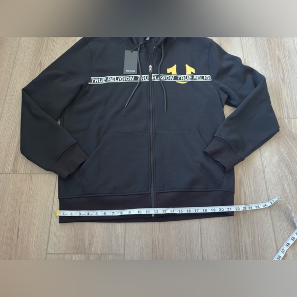 True Religion Black and Gold Zip-Up Sweater for Men 💛
* NEW WITH TAGS 🏷️ - Picture 5 of 9